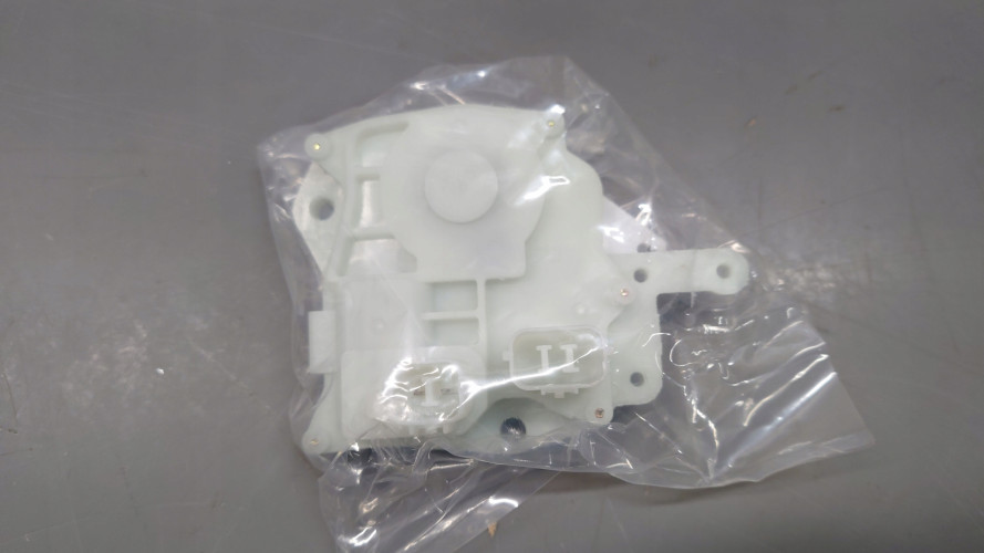 Zamek klapy siłownik Honda CRV CR-V II 2002 2003 2004 2005 2006